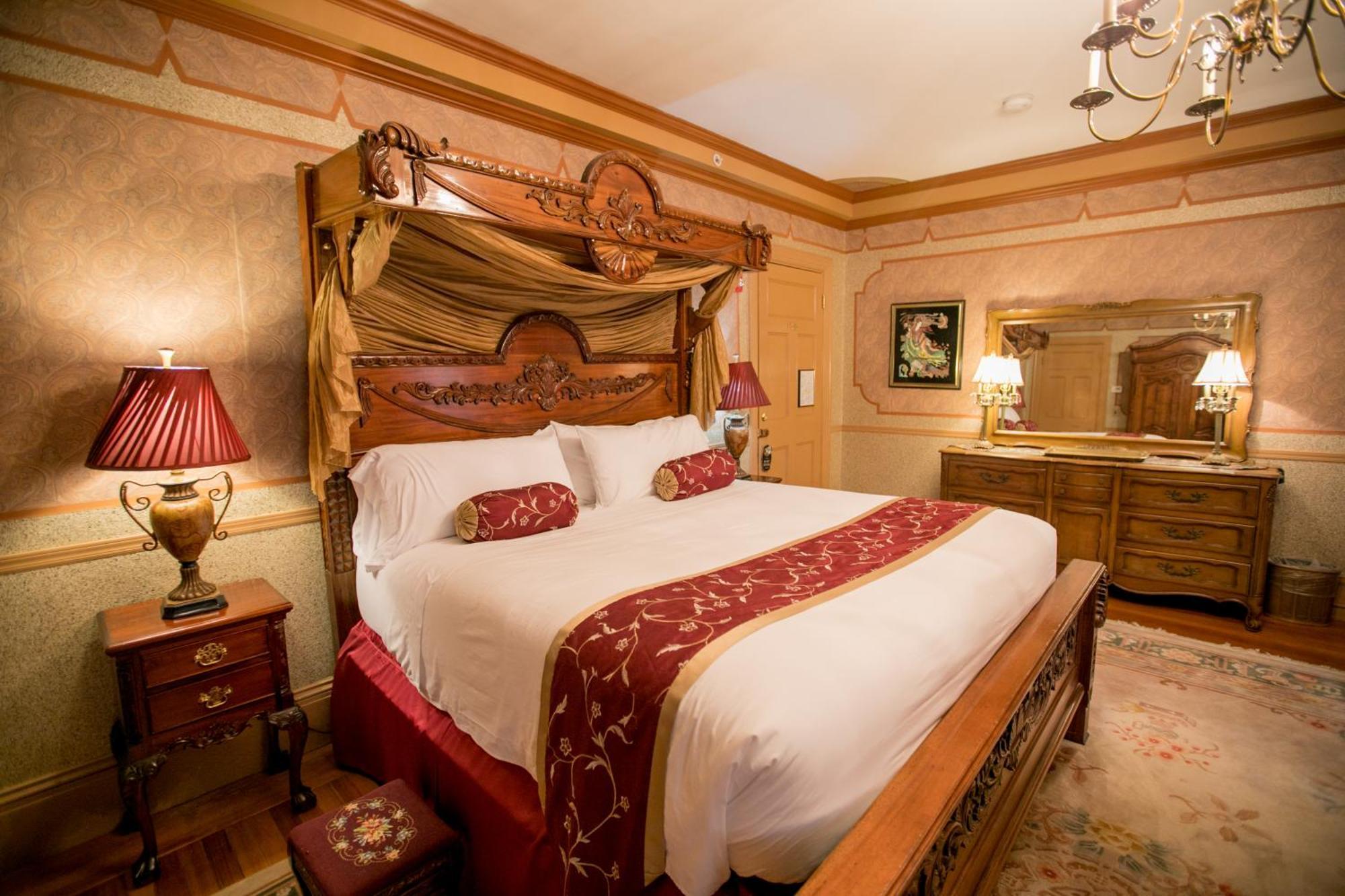 Gramercy Mansion 4*