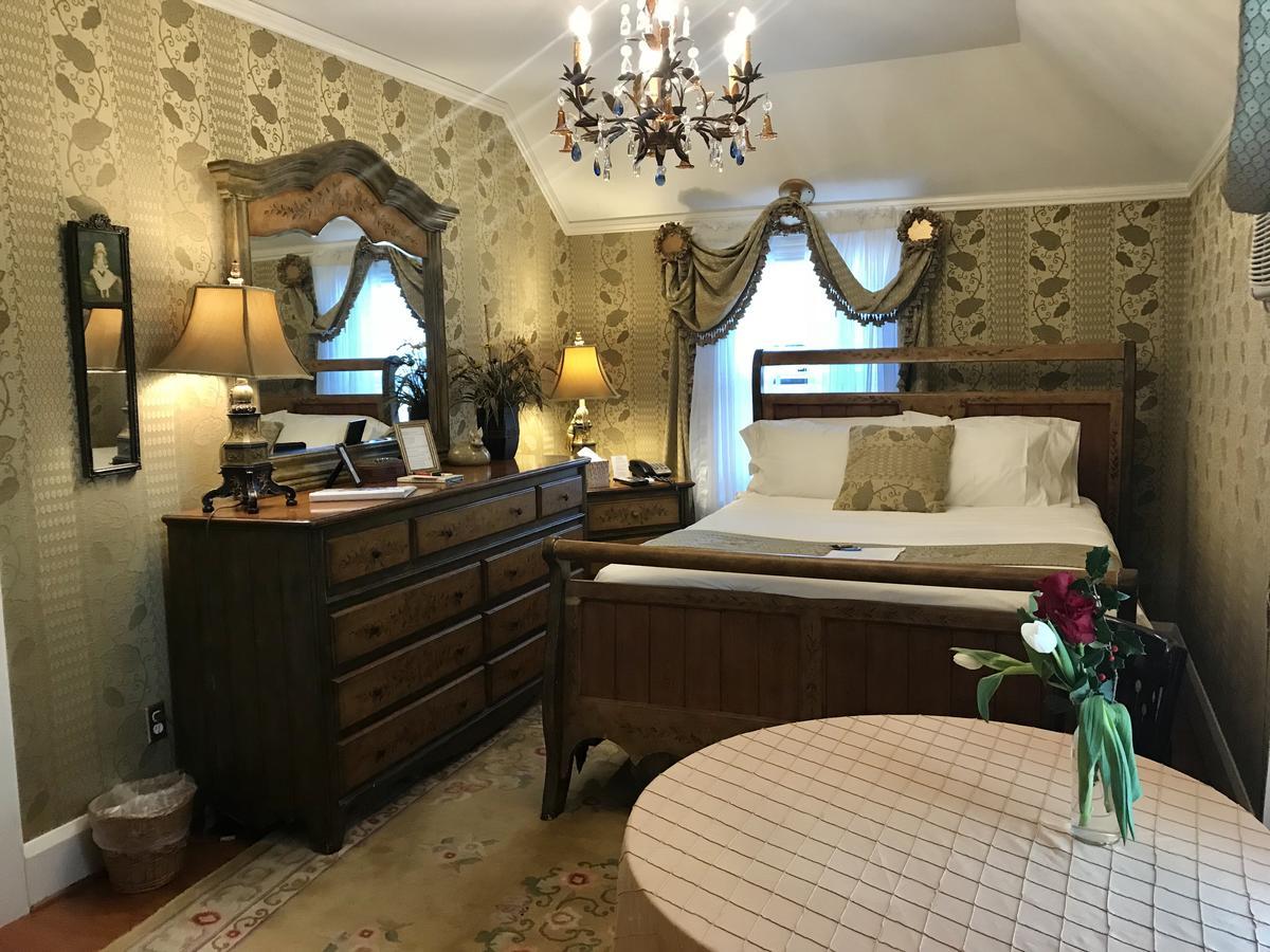 Gramercy Mansion Bed & Breakfast